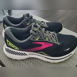 Brooks Adrenaline GTS 23 Women’s Size 7 D Wide Running Shoe Black/gunmetal/green